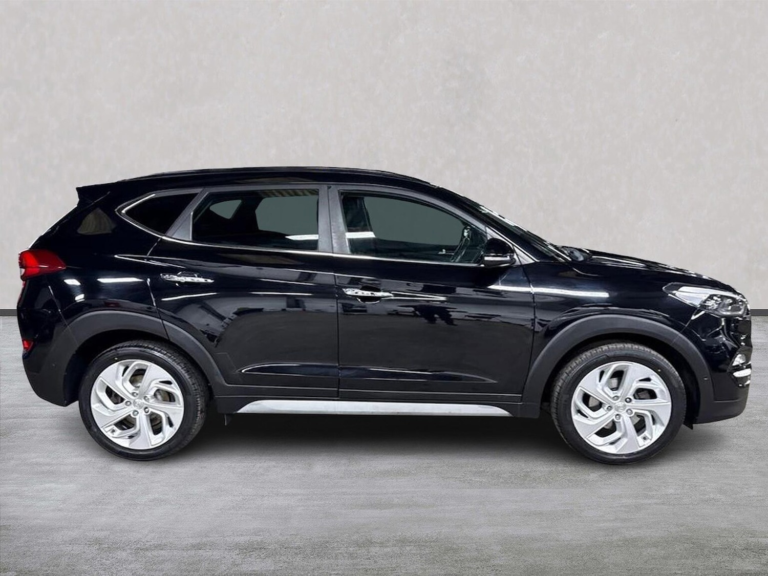 Used Hyundai TUCSON 2017 for sale - 76969980: Photo 3