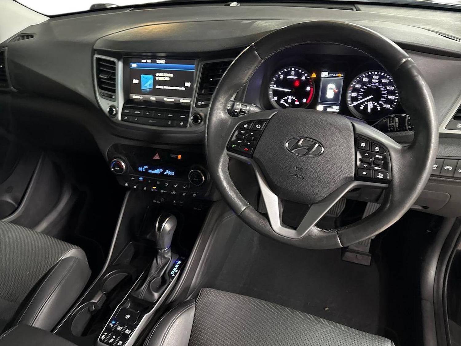 Used Hyundai TUCSON 2017 for sale - 76969980: Photo 9