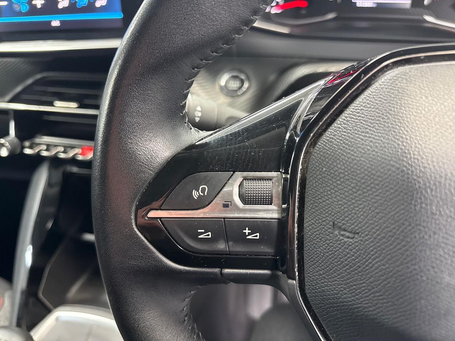 Used Peugeot 2008 2020 for sale - 77629333: Photo 25