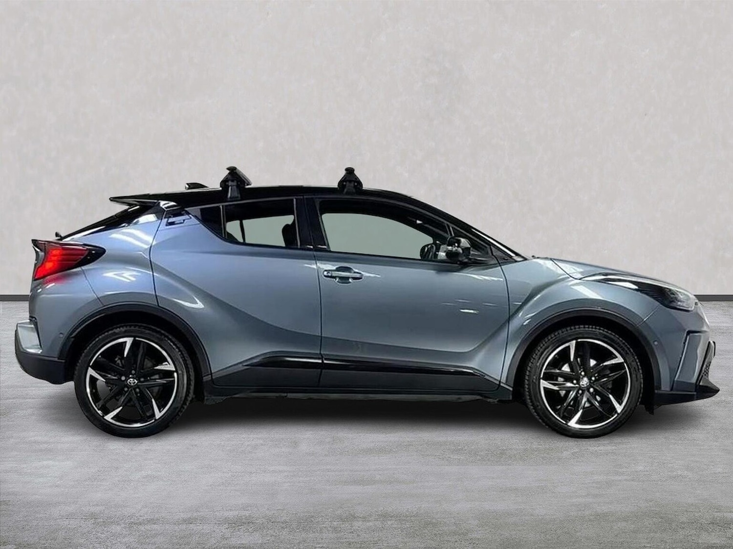 Used Toyota C-HR 2023 for sale - 78106365: Photo 3