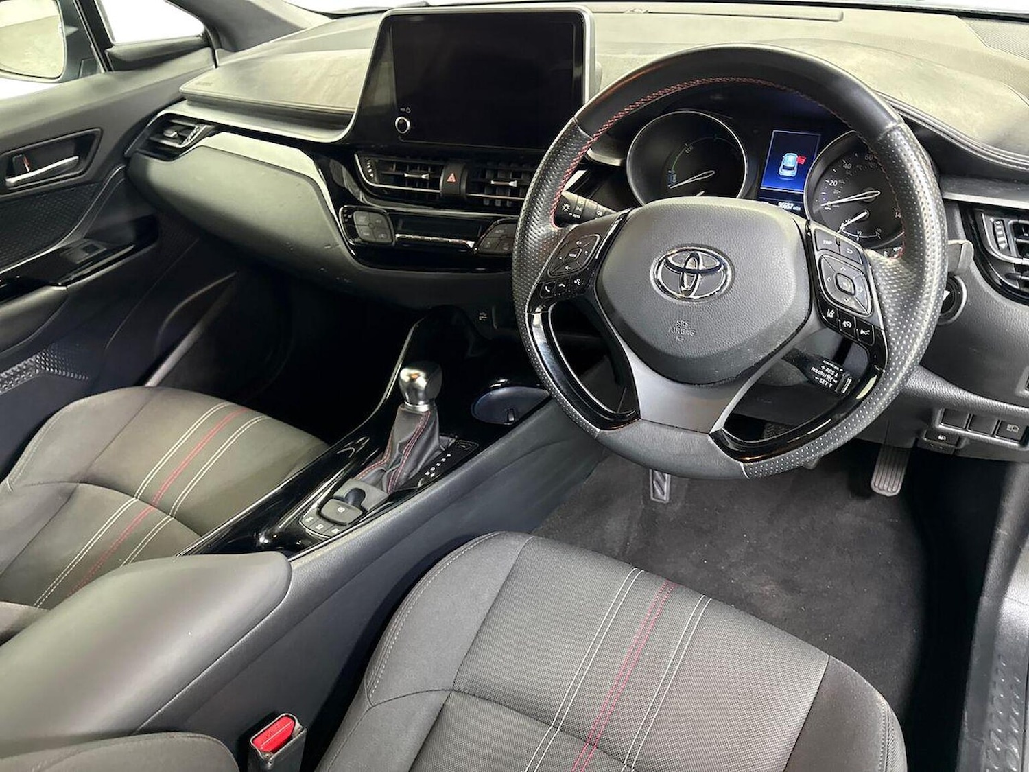 Used Toyota C-HR 2023 for sale - 78106365: Photo 8