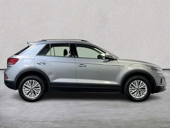 Used Volkswagen T-Roc 2022 for sale - 77487809: Photo