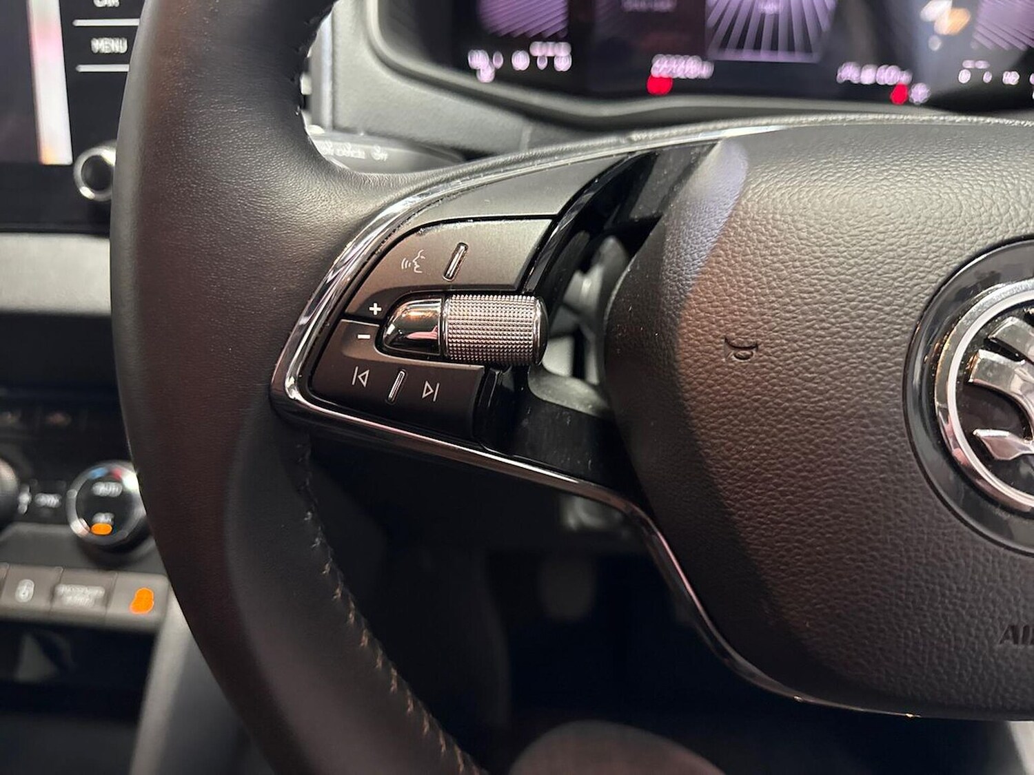 Used Skoda Karoq 2024 for sale - 77487819: Photo 25