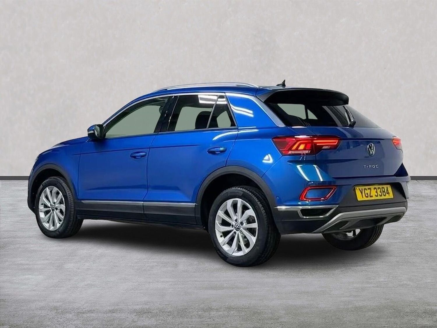 Used Volkswagen T-Roc 2022 for sale - 77845311: Photo 2