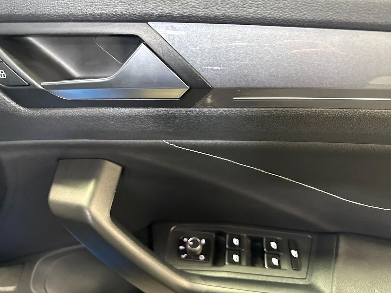 Used Volkswagen T-Roc 2022 for sale - 77845311: Photo 21