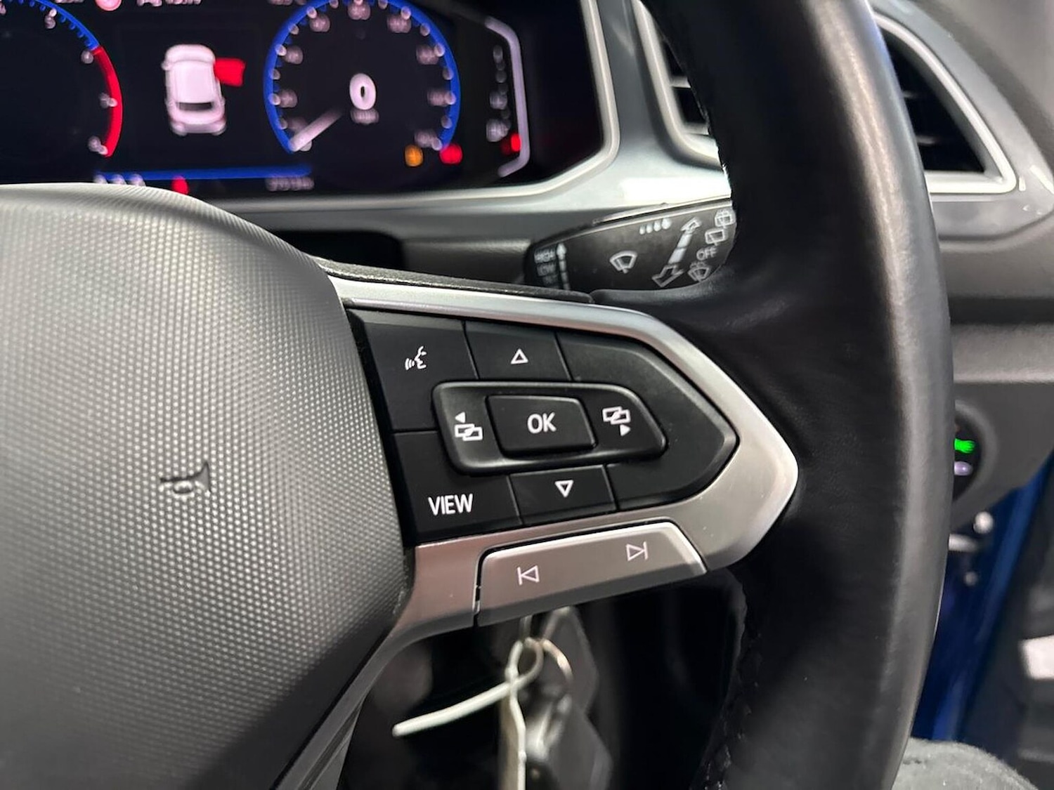 Used Volkswagen T-Roc 2022 for sale - 77845311: Photo 25