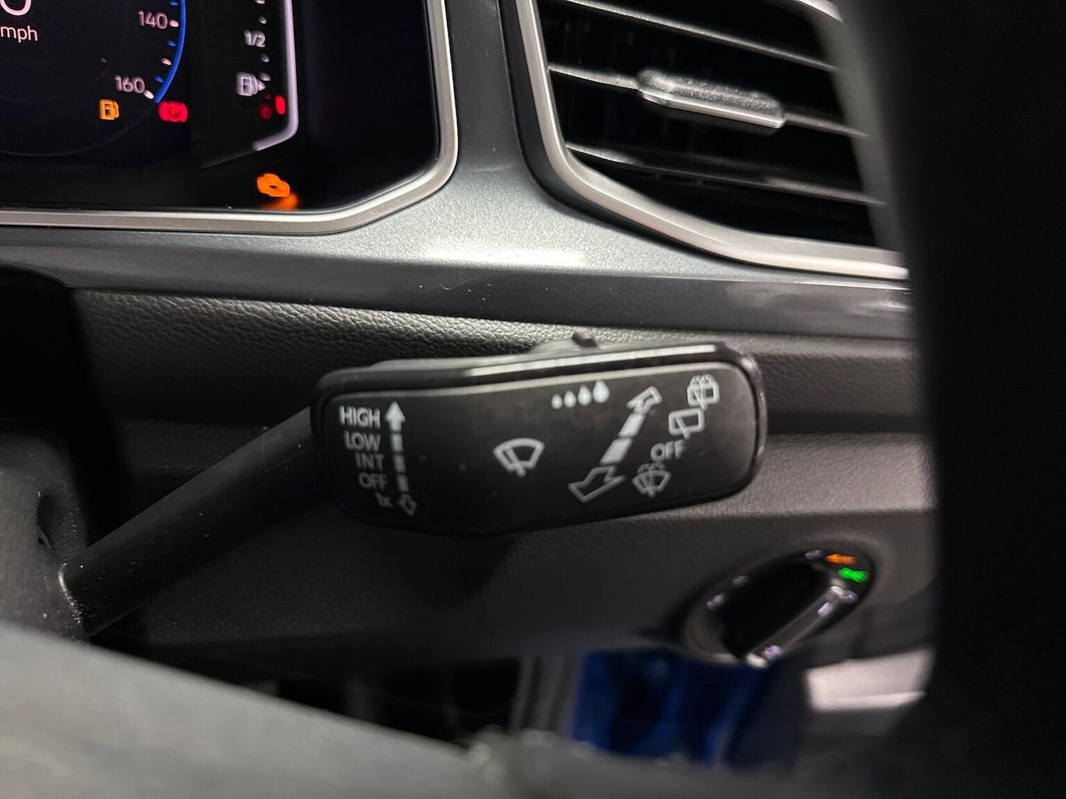 Used Volkswagen T-Roc 2022 for sale - 77845311: Photo 27