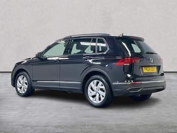 Used Volkswagen Tiguan 2024 for sale - 76170762: Photo 2