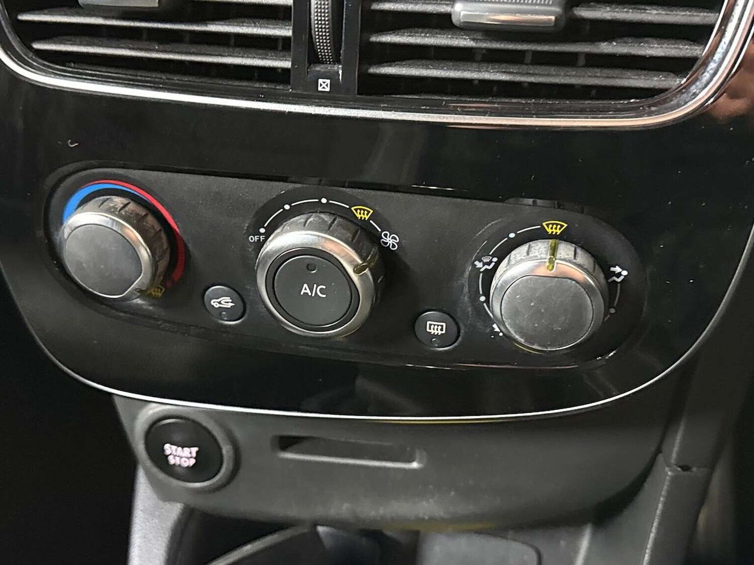 Used Renault Clio 2019 for sale - 78211159: Photo 14