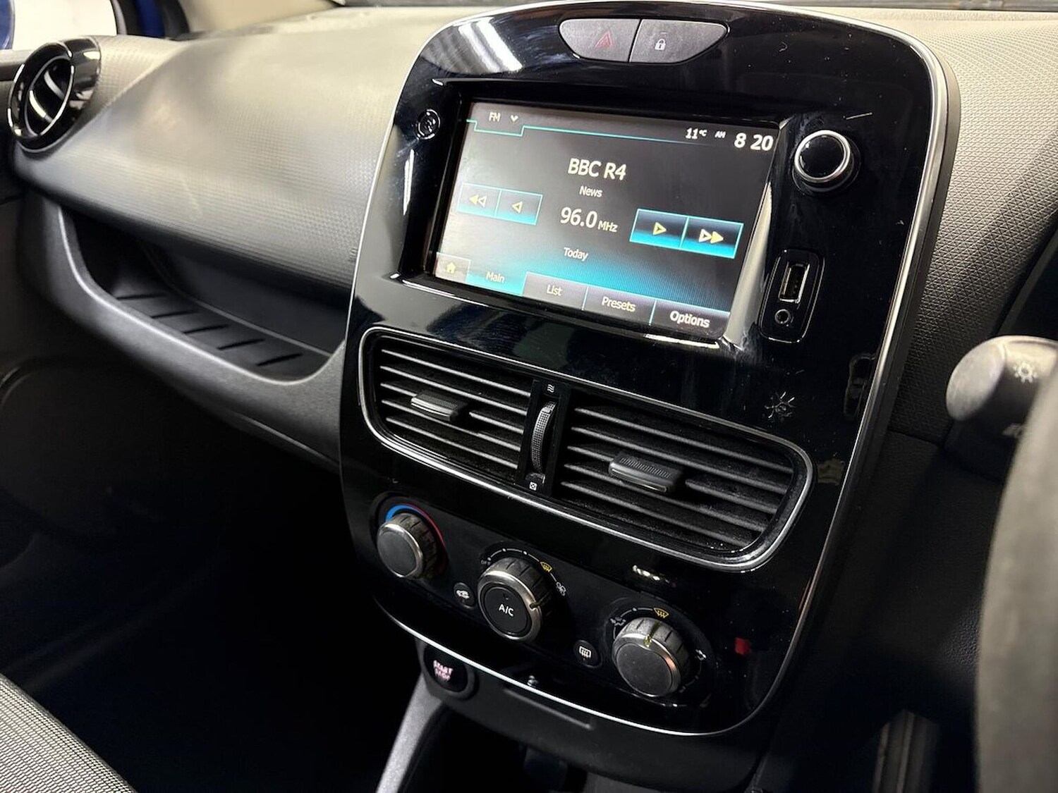 Used Renault Clio 2019 for sale - 78211159: Photo 25