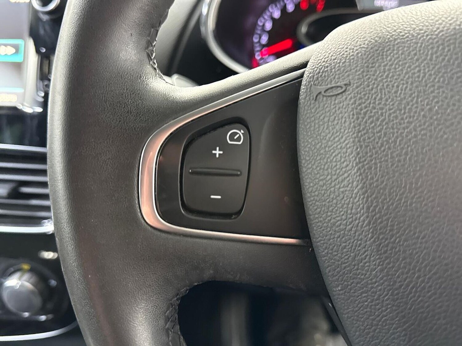 Used Renault Clio 2019 for sale - 78211159: Photo 27