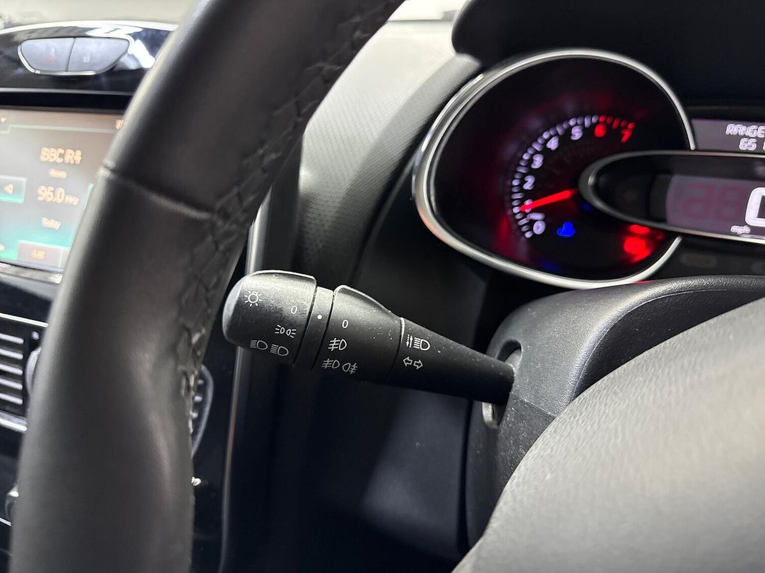 Used Renault Clio 2019 for sale - 78211159: Photo 29