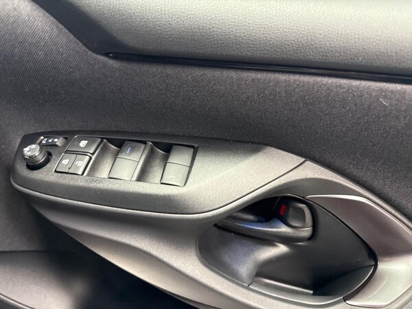 Used Toyota Yaris 2023 for sale - 76134310: Photo 21