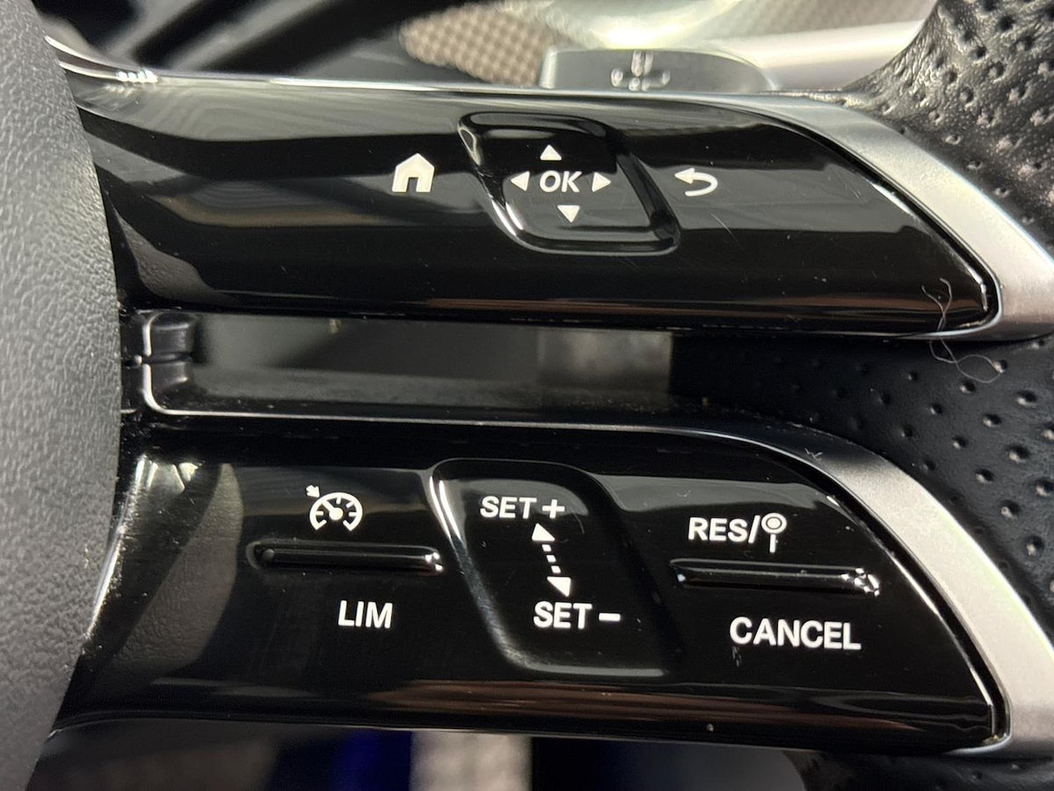 Used Mercedes-Benz C Class 2023 for sale - 76165004: Photo 24