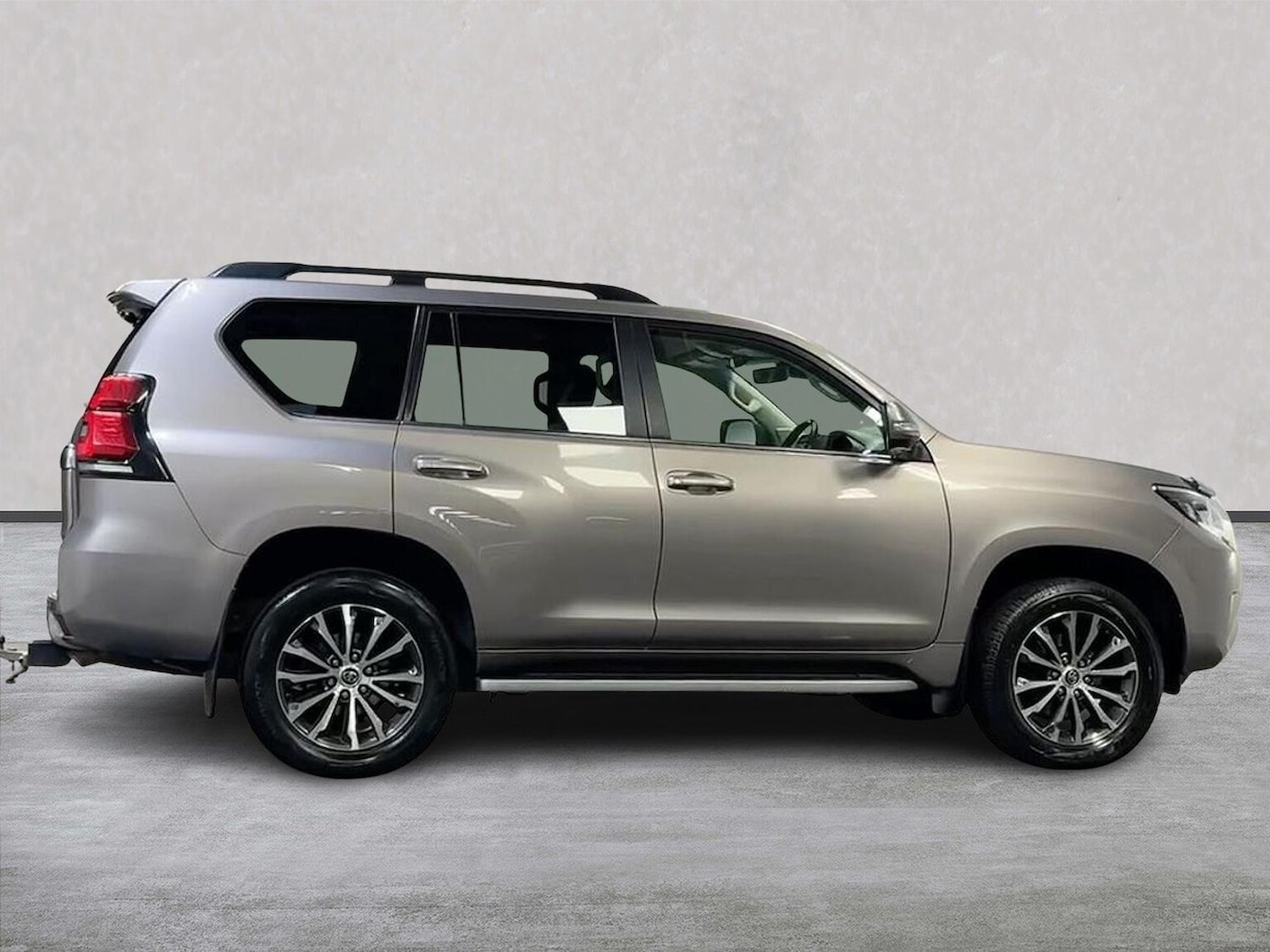 Used Toyota Land Cruiser 2023 for sale - 76418214: Photo 2