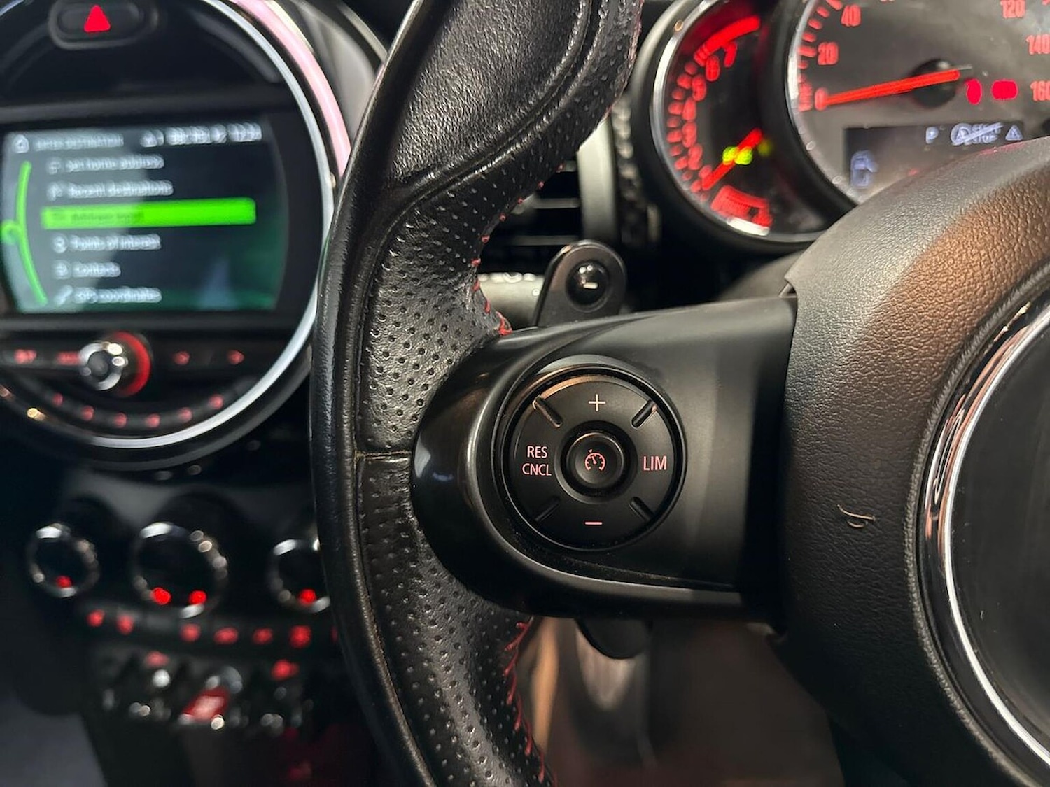 Used MINI Hatch 2019 for sale - 76831980: Photo 24