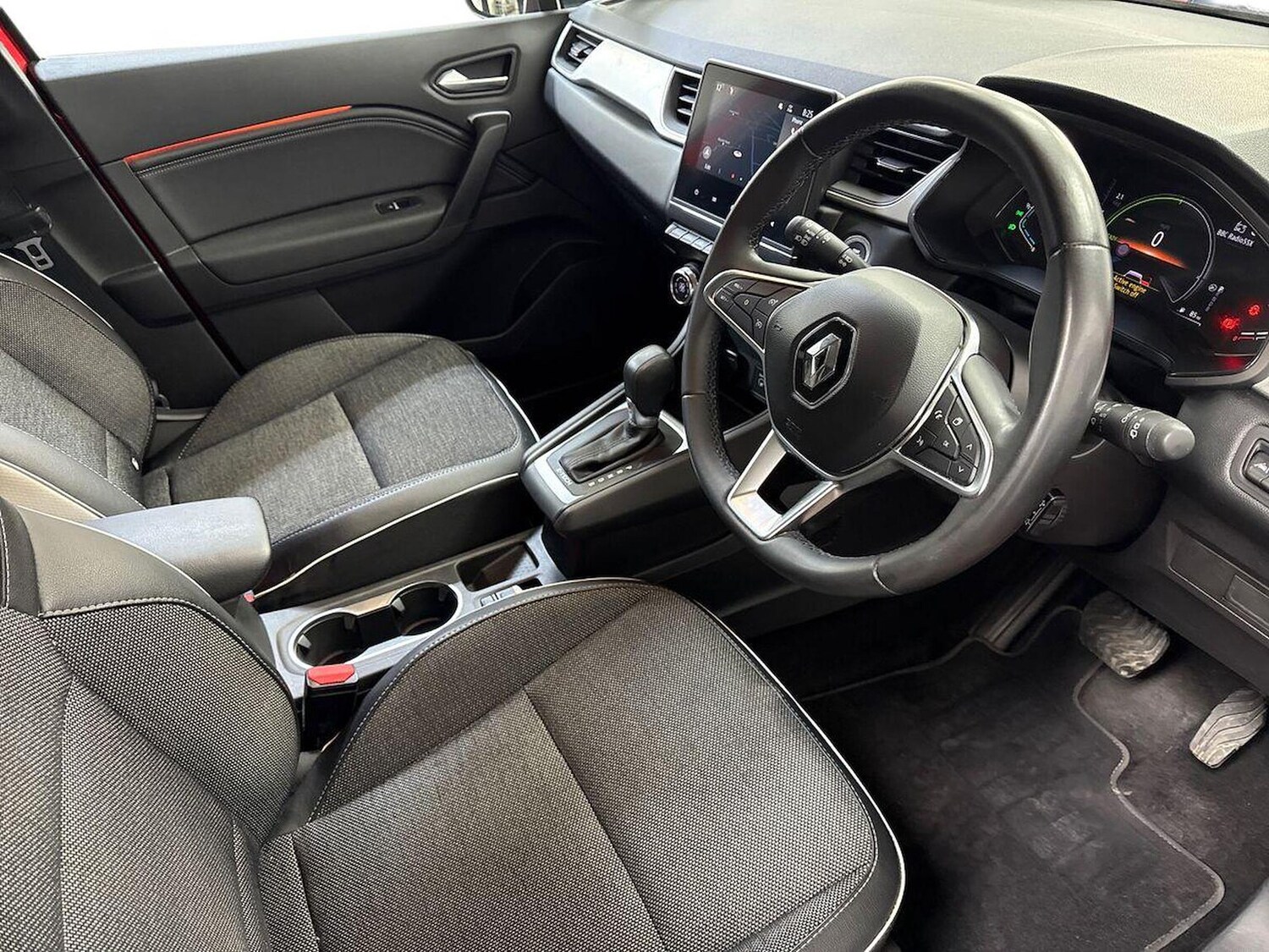 Used Renault Captur 2023 for sale - 78192057: Photo 17