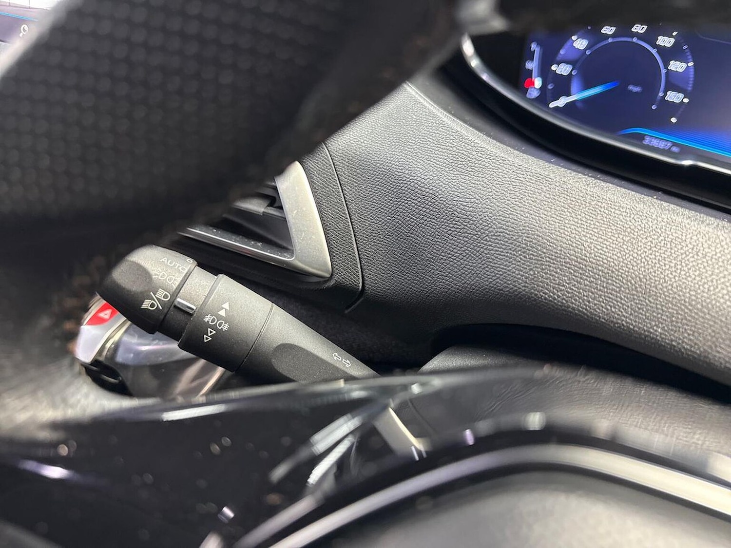 Used Peugeot 3008 2017 for sale - 77775125: Photo 27