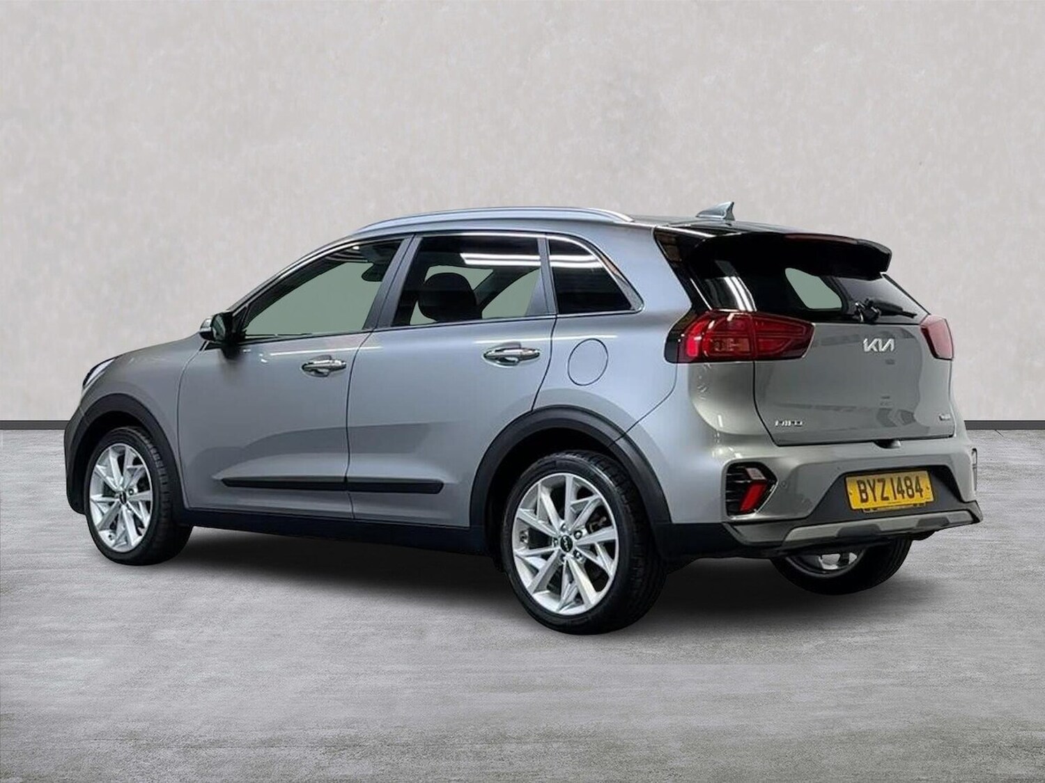 Used Kia Niro 2021 for sale - 76107139: Photo 2