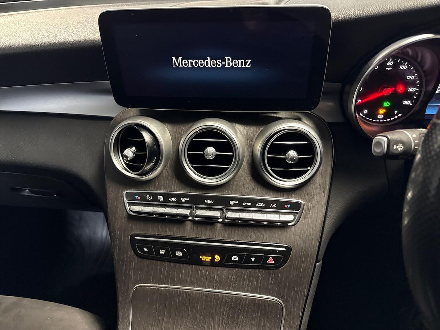 Used Mercedes-Benz GLC 2020 for sale - 77489342: Photo 11