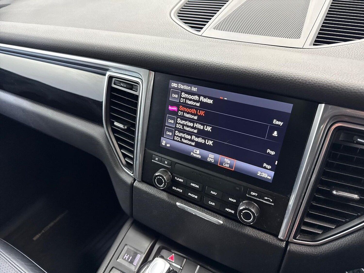 Used Porsche Macan 2017 for sale - 77916133: Photo 11