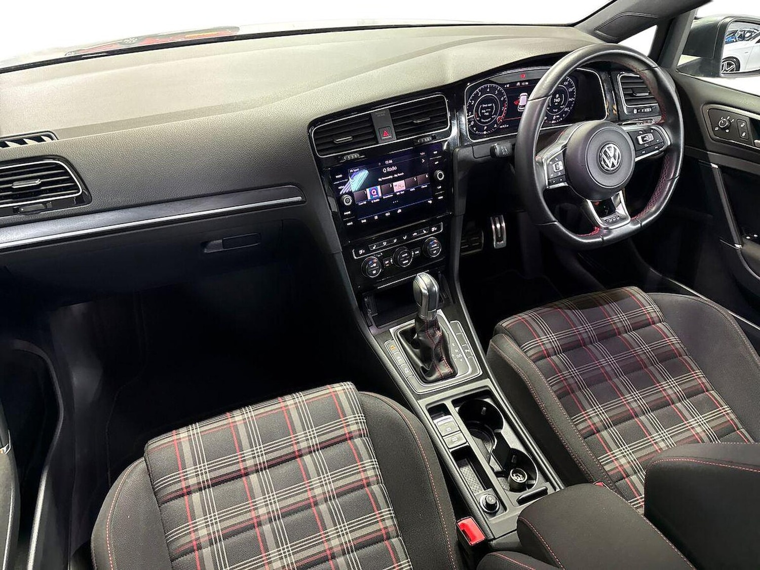 Used Volkswagen Golf 2017 for sale - 78191888: Photo 10