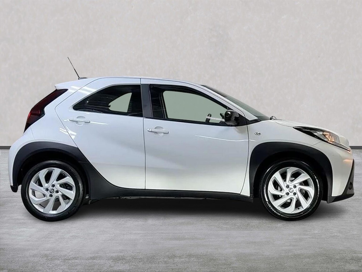 Used Toyota Aygo X 2023 for sale - 76877974: Photo 3