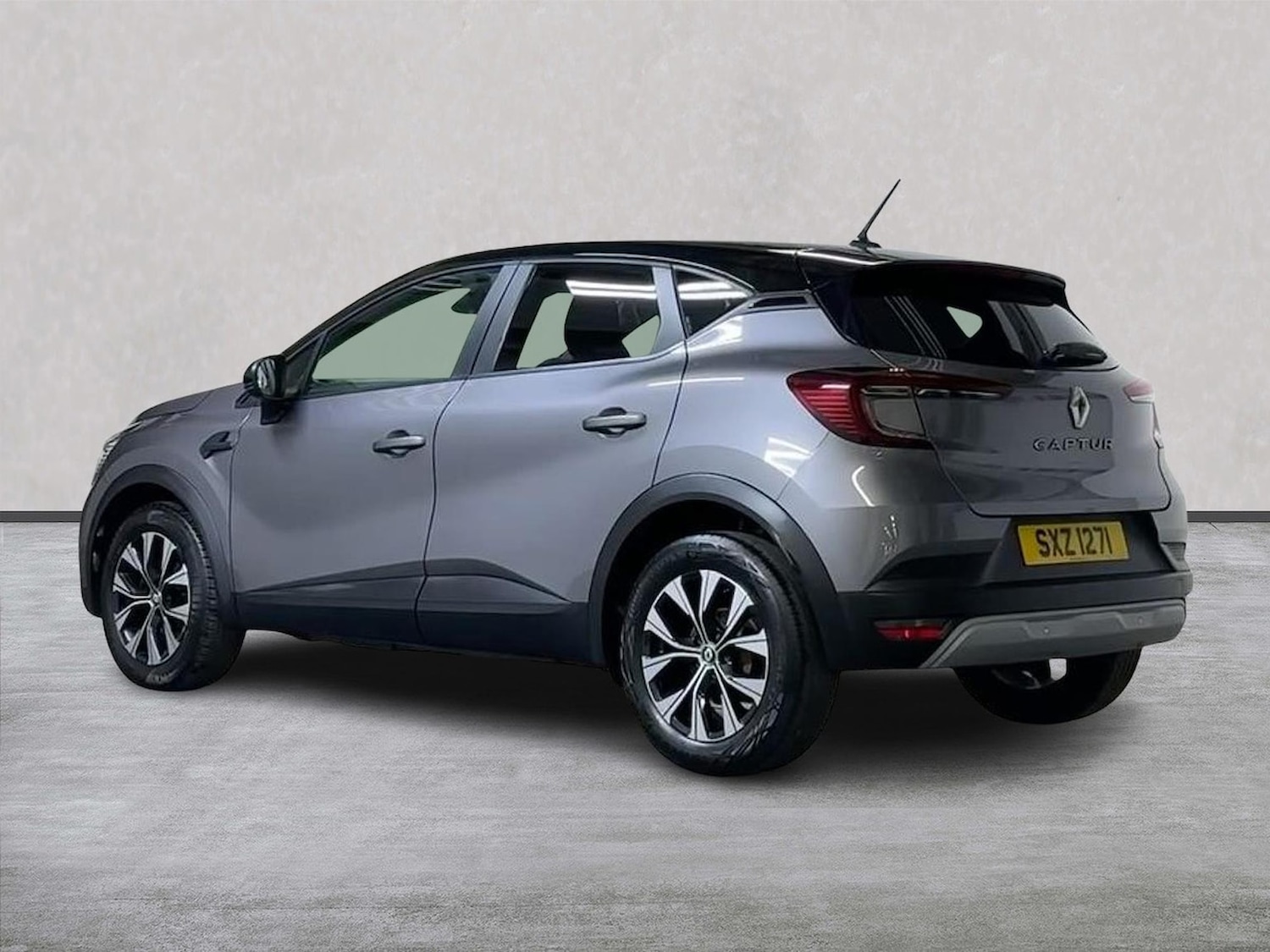 Used Renault Captur 2022 for sale - 77489257: Photo 2