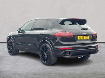 Used Porsche Cayenne 2017 for sale - 76293041: Photo 2