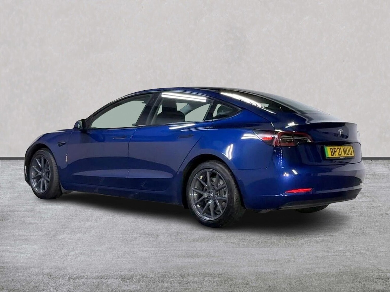 Used Tesla Model 3 2021 for sale - 76643625: Photo 2