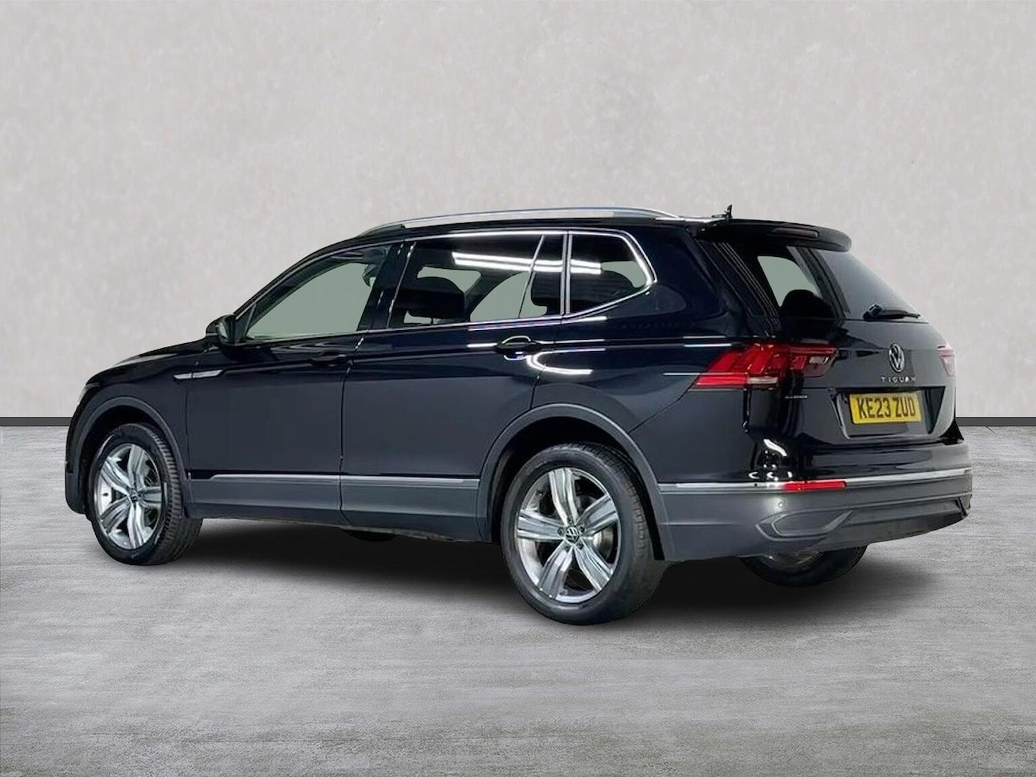 Used Volkswagen Tiguan Allspace 2023 for sale - 76958797: Photo 2