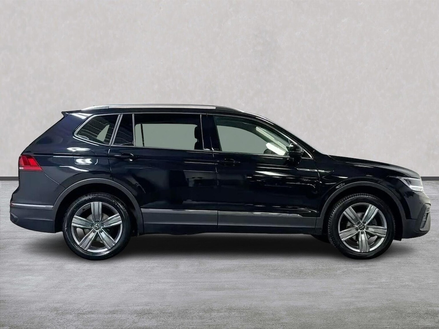 Used Volkswagen Tiguan Allspace 2023 for sale - 76958797: Photo 3