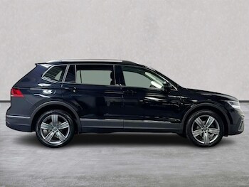 Used Volkswagen Tiguan Allspace 2023 for sale - 76958797: Photo