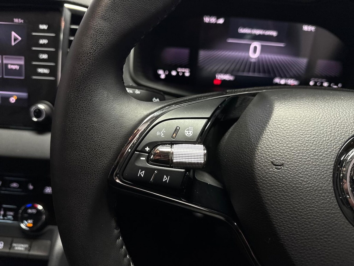 Used Skoda Karoq 2022 for sale - 76127181: Photo 24