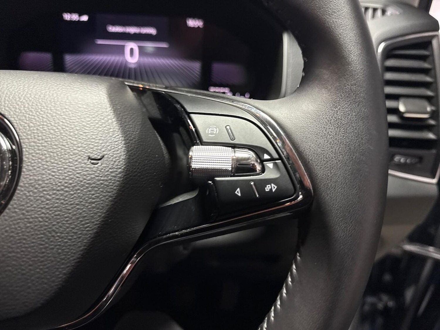 Used Skoda Karoq 2022 for sale - 76127181: Photo 25