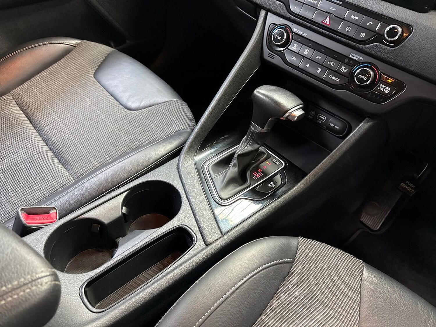 Used Kia Niro 2016 for sale - 77707394: Photo 13