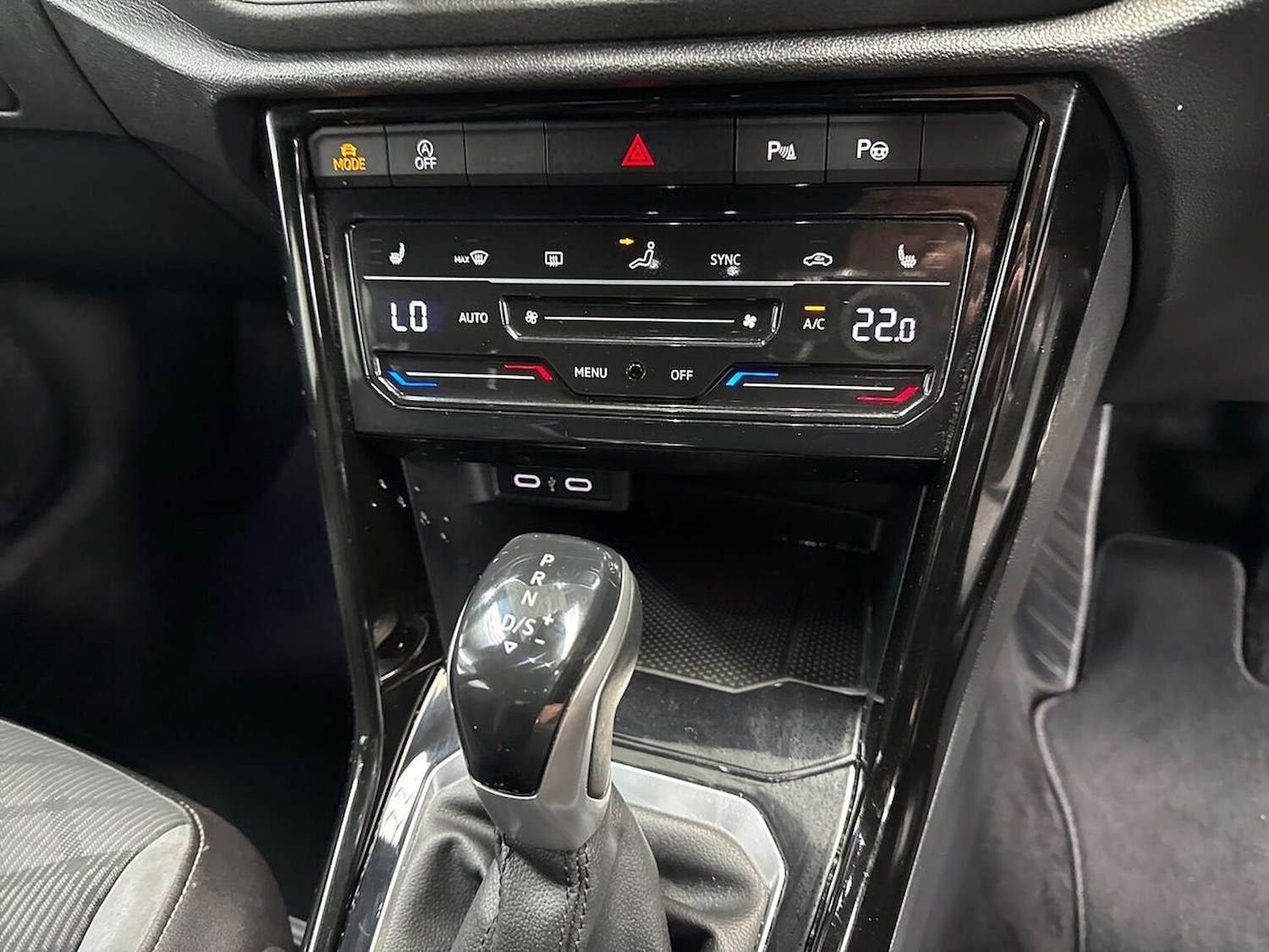 Used Volkswagen T-Roc 2022 for sale - 77715436: Photo 12