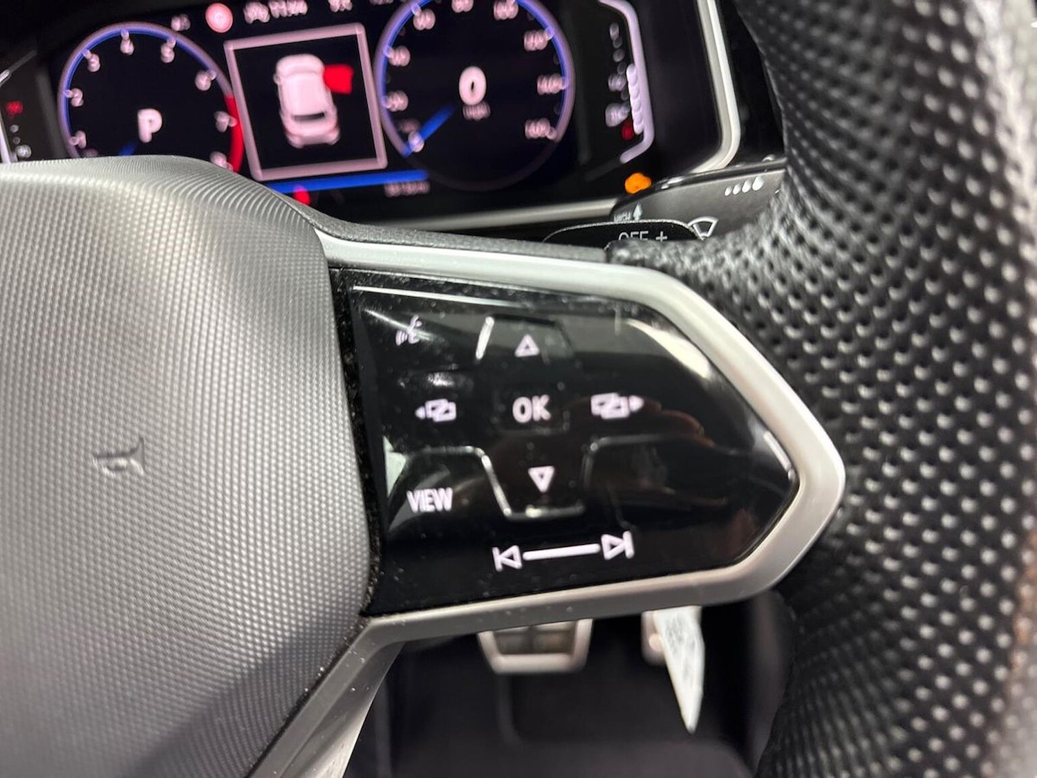 Used Volkswagen T-Roc 2022 for sale - 77715436: Photo 25