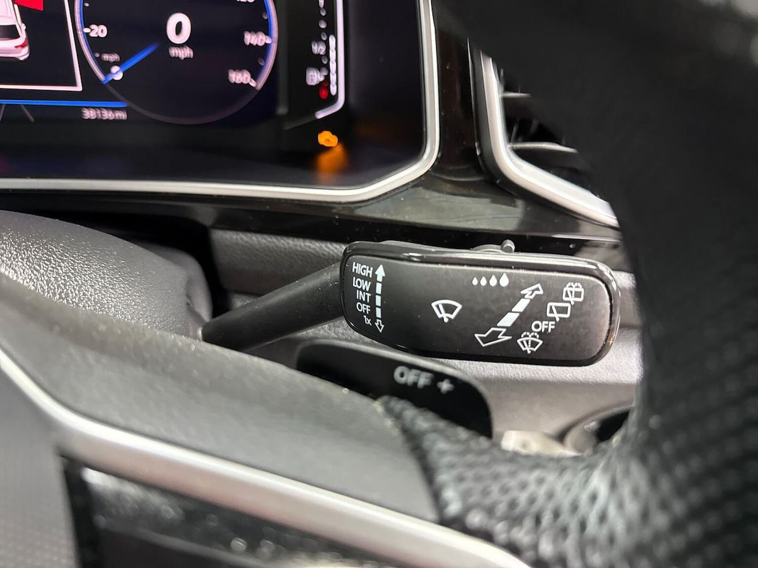 Used Volkswagen T-Roc 2022 for sale - 77715436: Photo 27