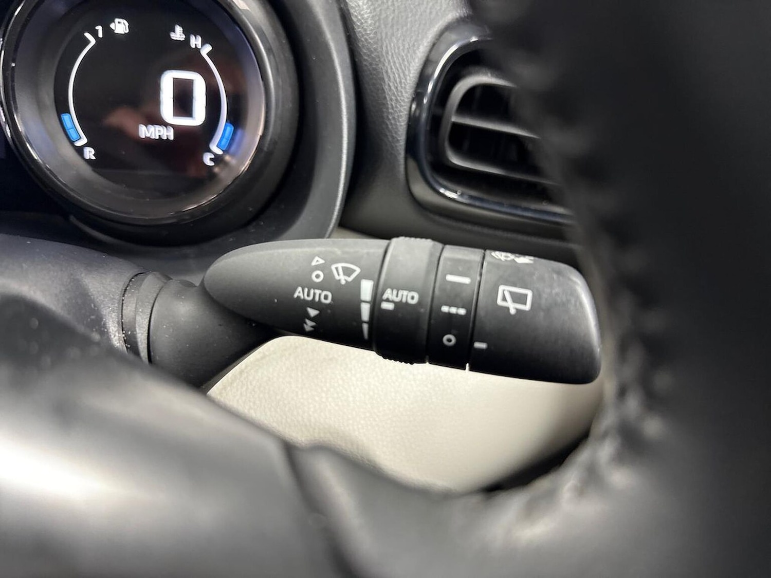 Used Toyota Yaris 2022 for sale - 78190979: Photo 27