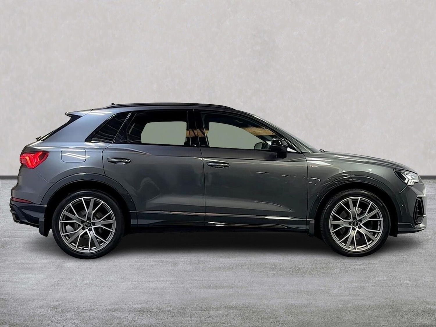 Used Audi Q3 2019 for sale - 76402427: Photo 3