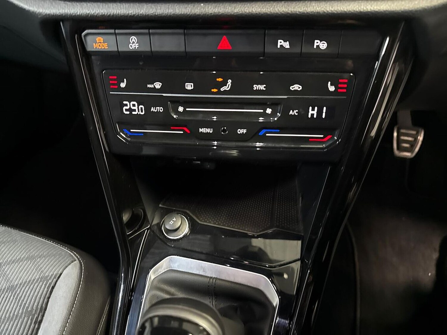 Used Volkswagen T-Roc 2023 for sale - 77489282: Photo 12