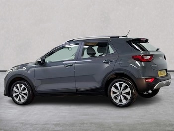 Used Kia Stonic 2023 for sale - 78681688: Photo
