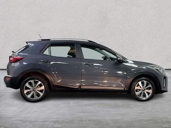 Used Kia Stonic 2023 for sale - 78681688: Photo