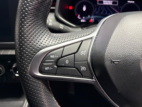 Used Renault Clio 2023 for sale - 76275144: Photo 24