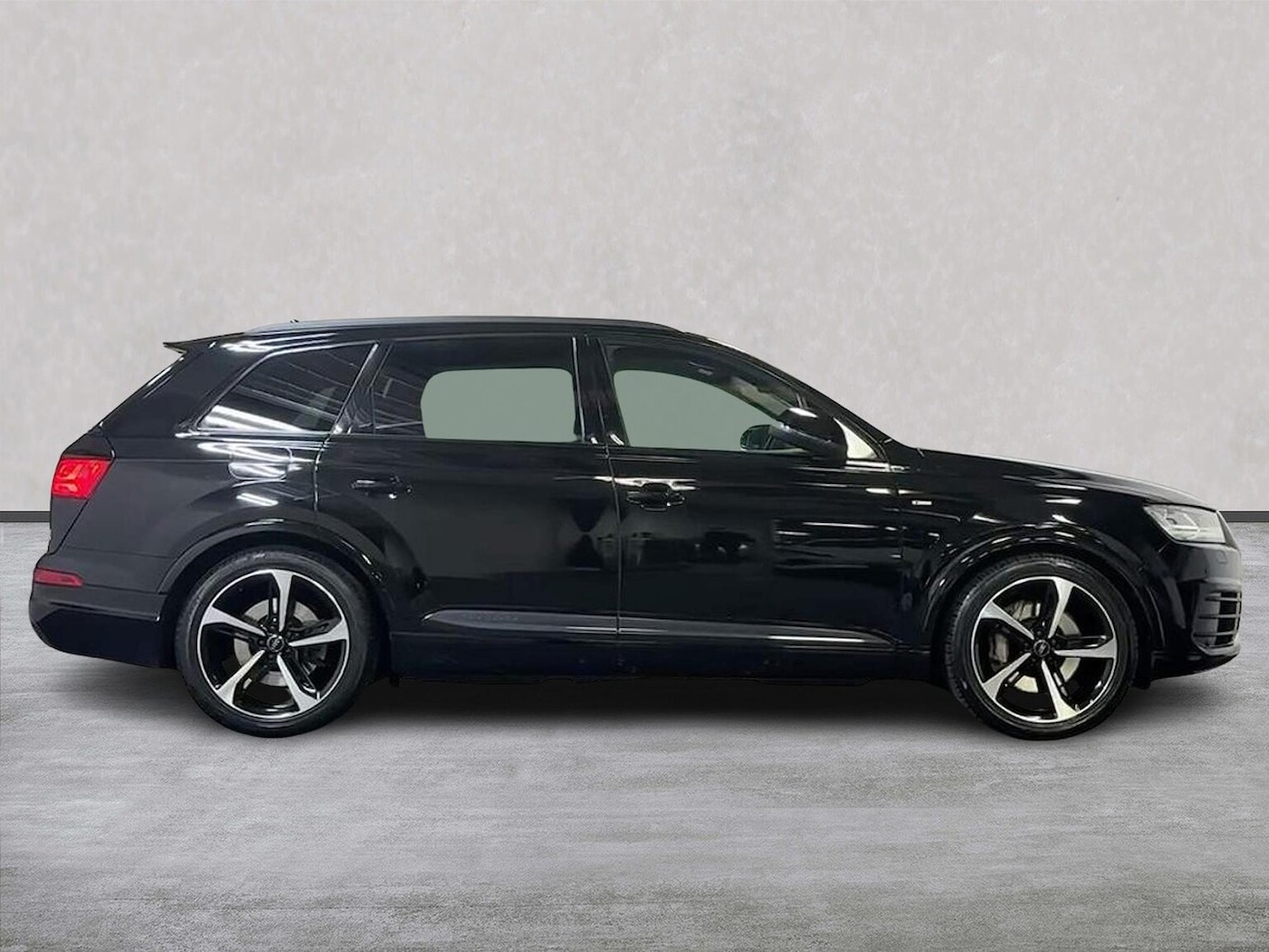 Used Audi Q7 2018 for sale - 76924608: Photo 3