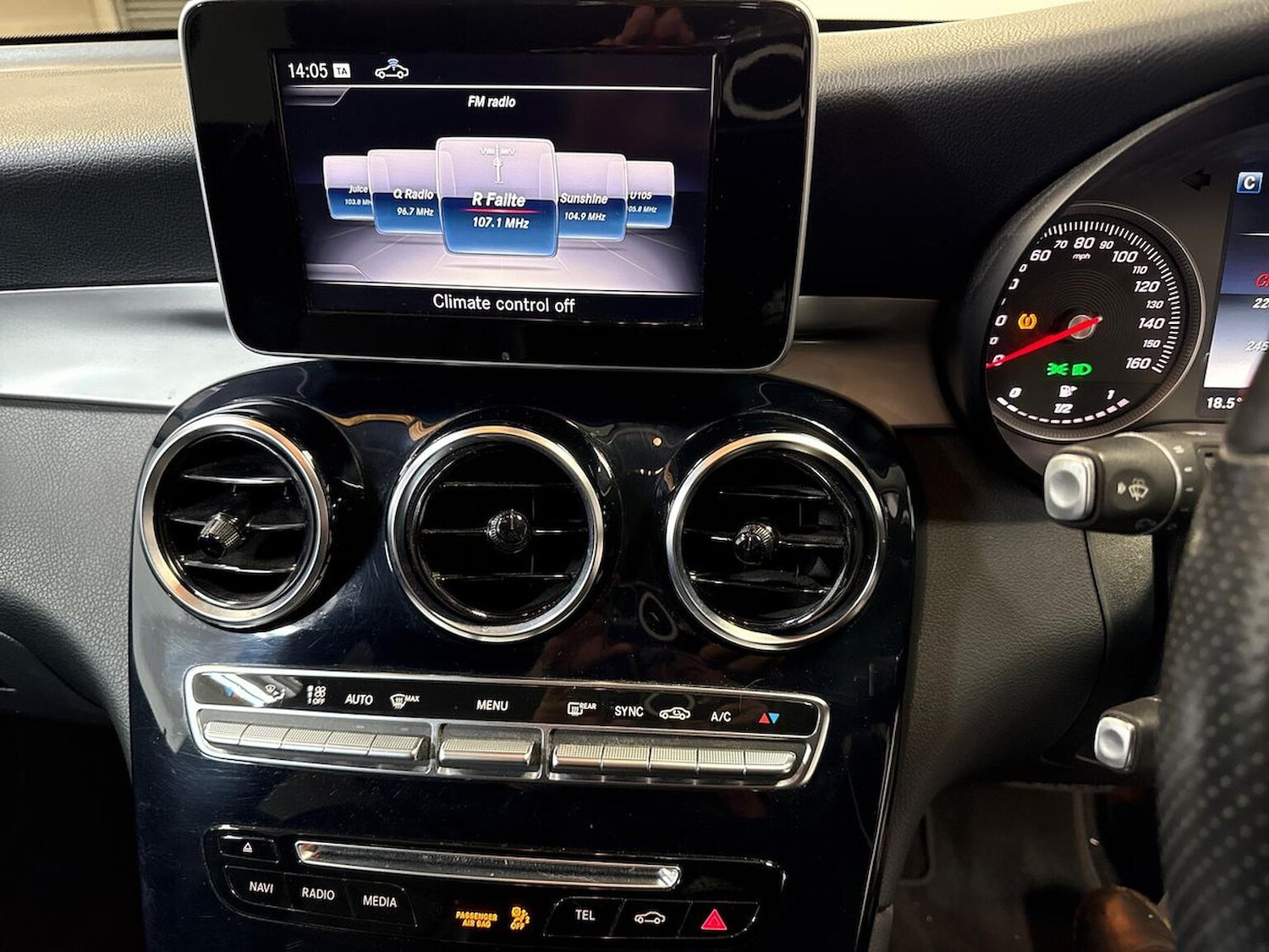 Used Mercedes-Benz GLC 2018 for sale - 76045973: Photo 11