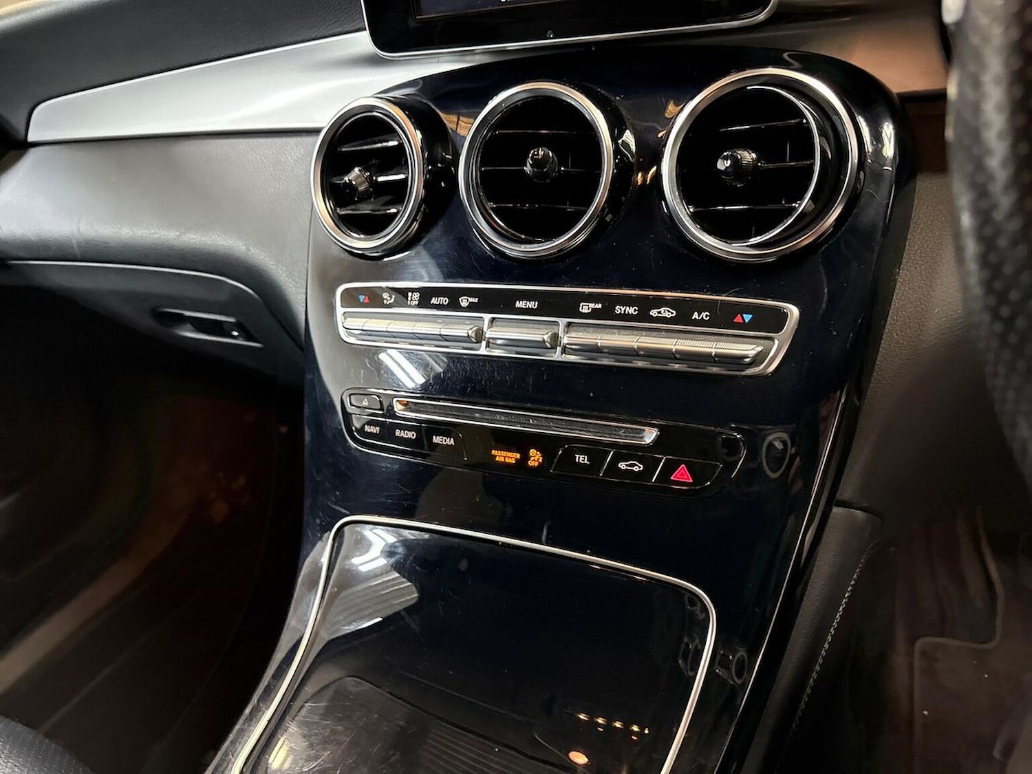 Used Mercedes-Benz GLC 2018 for sale - 76045973: Photo 12