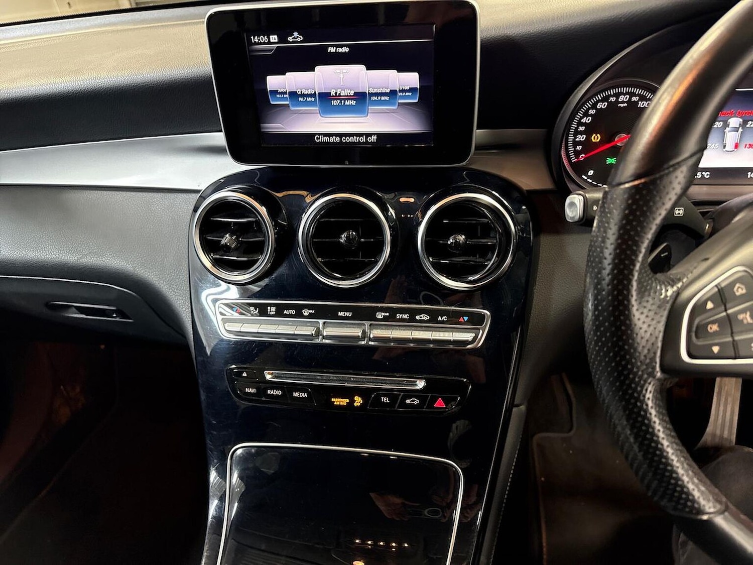 Used Mercedes-Benz GLC 2018 for sale - 76045973: Photo 13