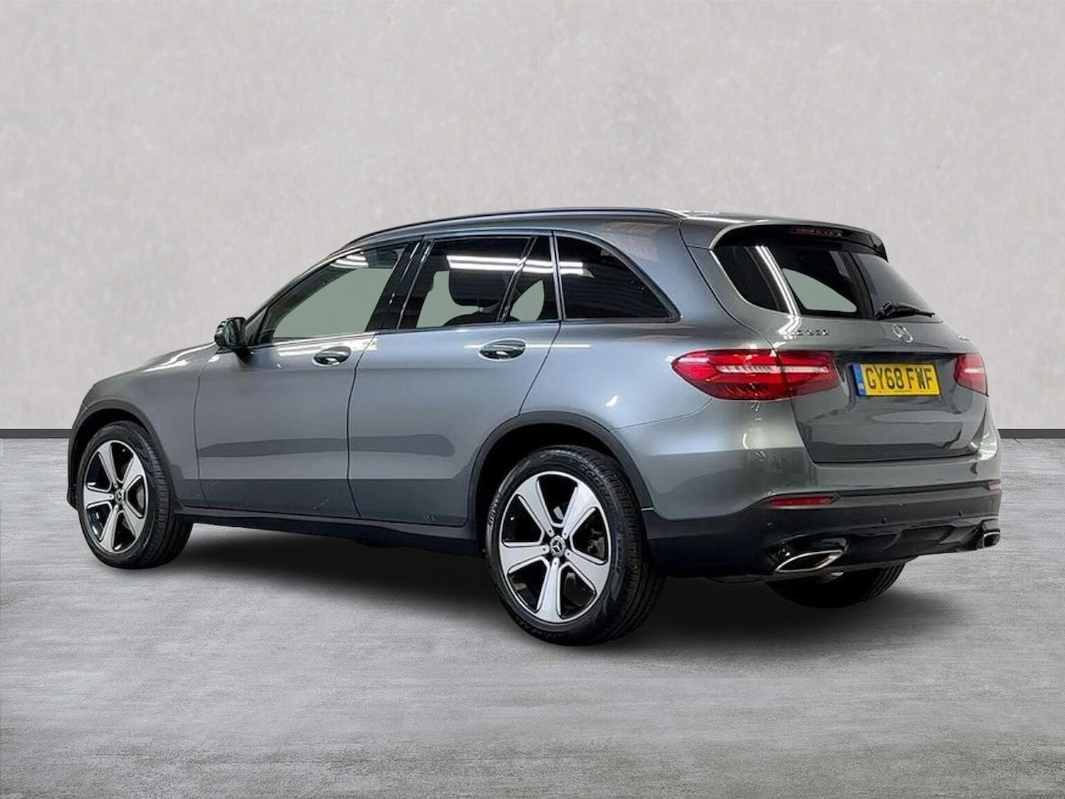 Used Mercedes-Benz GLC 2018 for sale - 76045973: Photo 2
